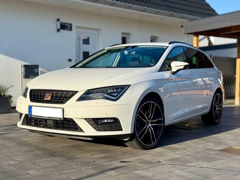 Weiß Gebraucht 2019 Seat Leon Kombi | 11.490 € (Guter Preis) - Bild 1/4