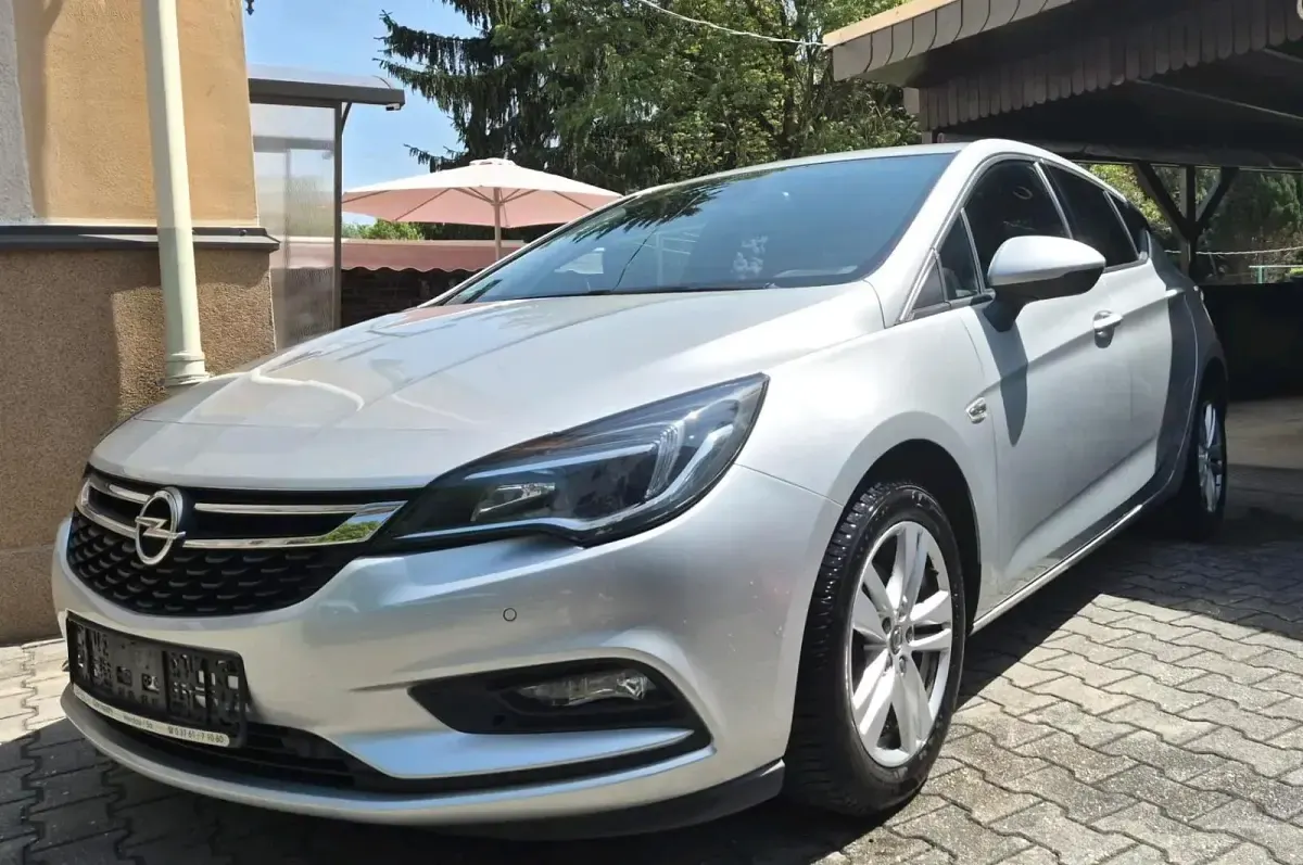Gebraucht Opel Astra 125 PS (91 kW) 2016 Silber Limousine