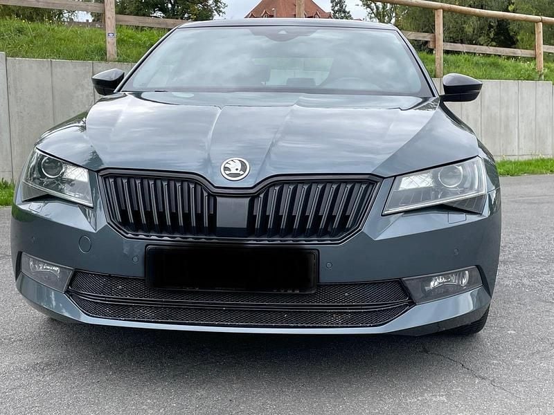 Gebraucht Skoda Superb SportLine 190 PS (139 kW) 2017 Grau Limousine