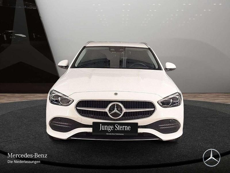 Gebraucht Mercedes C180 Avantgarde 170 PS (125 kW) 2024 Weiß Limousine