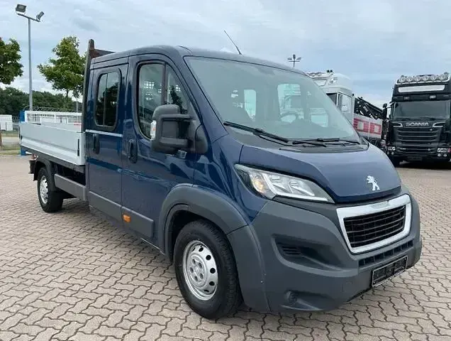 Gebraucht Peugeot Boxer 163 PS (119 kW) 2017 Blau Van