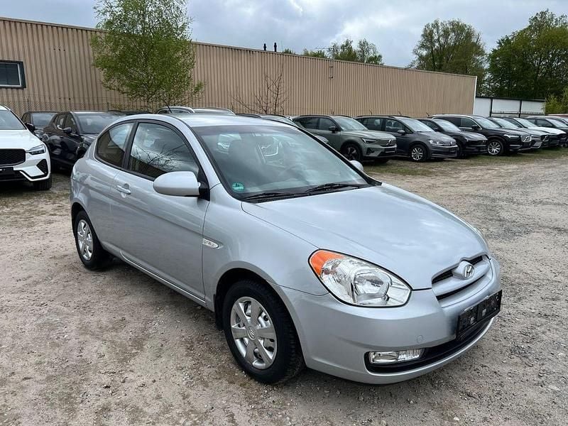 Usata Hyundai Accent 97 CV (71 kW) 2008 Argento Berlina