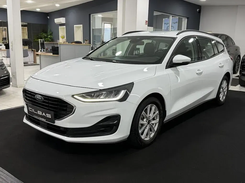 Gebraucht Ford Focus Cool & Connect 120 PS (88 kW) 2023 Frostweiß Kombi