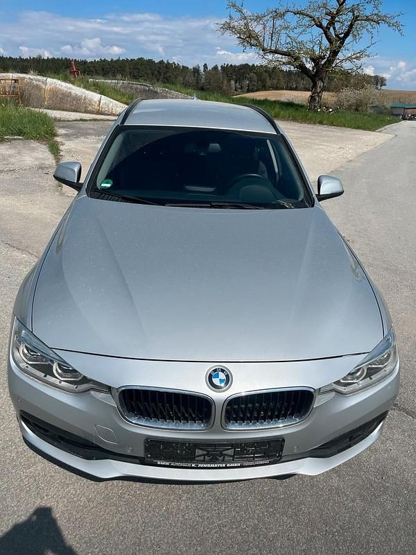 Gebraucht BMW 320 190 PS (139 kW) 2015 Grau Kombi