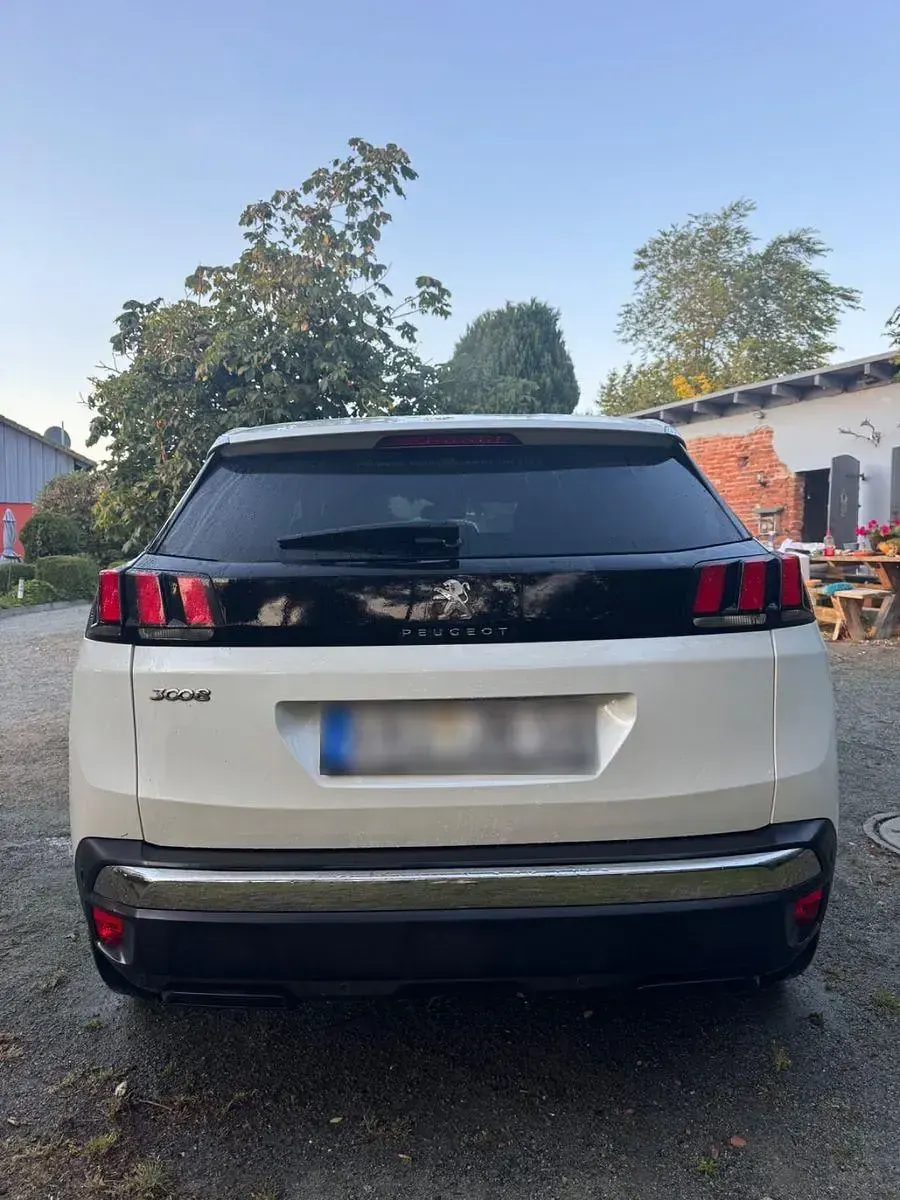 Gebraucht Peugeot 3008 Crossway 165 PS (121 kW) 2017 Weiß SUV