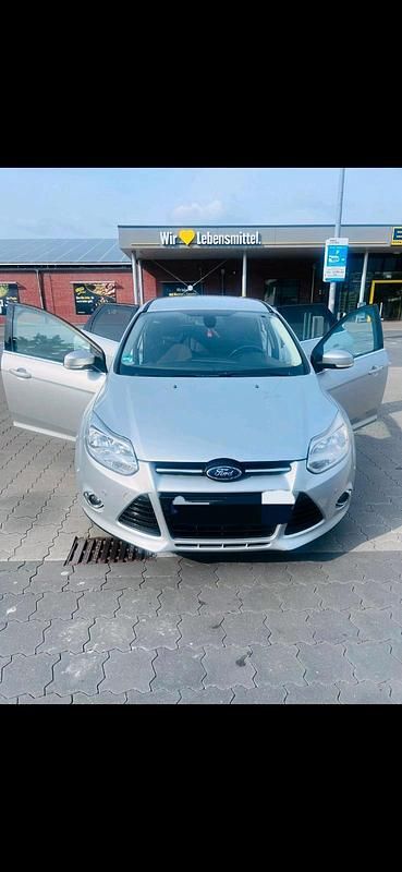 Gebraucht Ford Focus 140 PS (102 kW) 2012 Silber Kombi