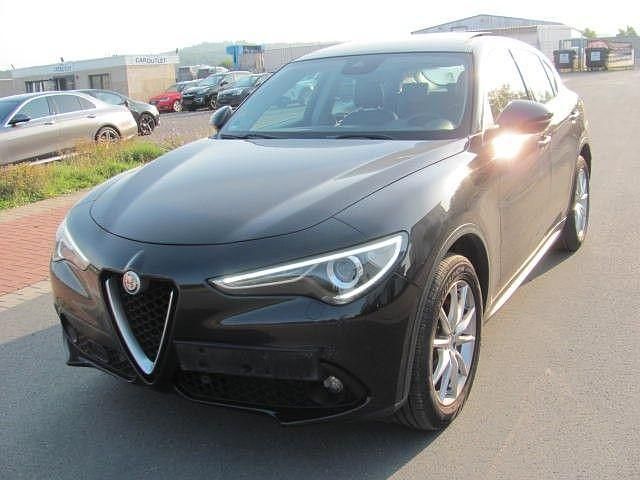 Schwarz Gebraucht 2017 Alfa Romeo Stelvio Super SUV | 19.999 € (Fairer Preis) - Bild 1/4