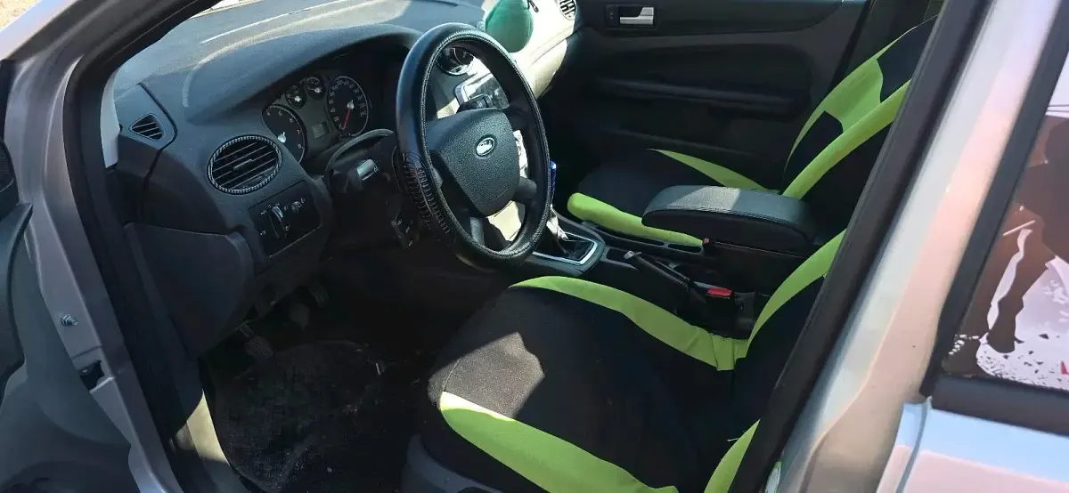 Gebraucht Ford Focus 101 PS (74 kW) 2005 Grau Kombi