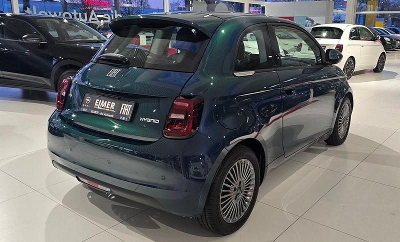 Neu Fiat 500 65 PS (47 kW) 2026 Grün Limousine