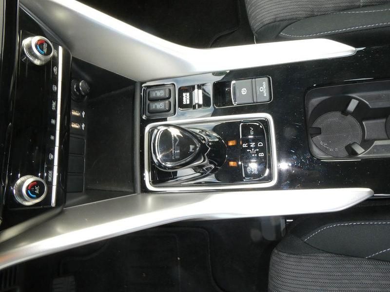 Gebraucht Mitsubishi Eclipse Cross Basis 188 PS (138 kW) 2023 Weiß SUV