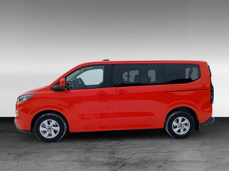 Gebraucht Ford Tourneo 136 PS (100 kW) 2025 Rot Van / Kleinbus