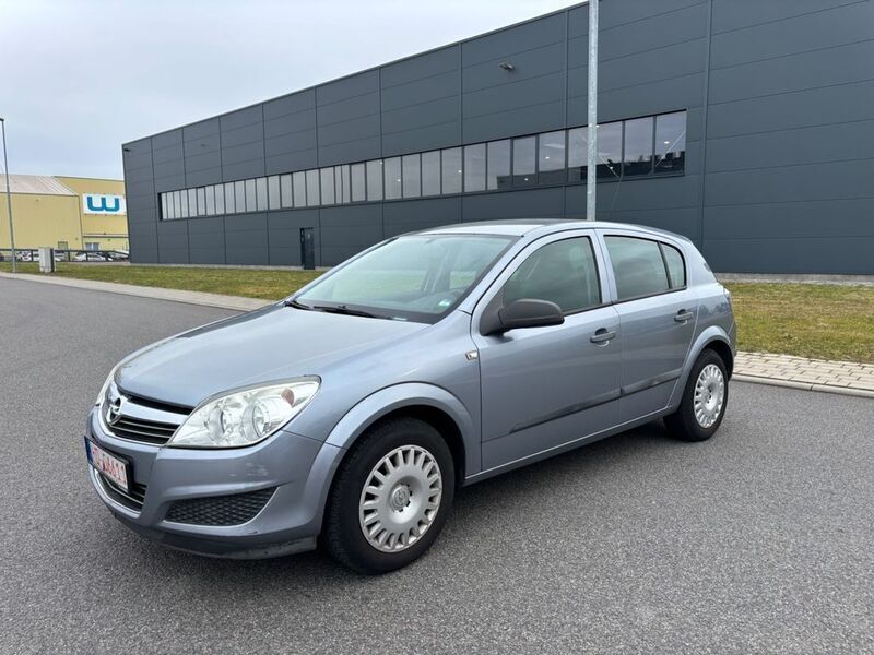 Gebraucht Opel Astra 90 PS (66 kW) 2009 Silber Kleinwagen