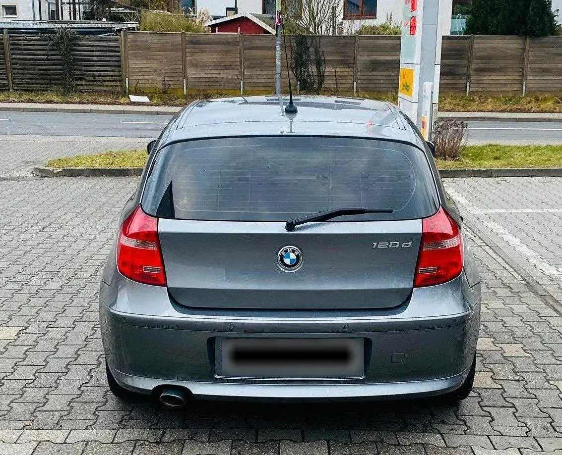 Gebraucht BMW 120 Performance 177 PS (130 kW) 2010 Grau Kleinwagen