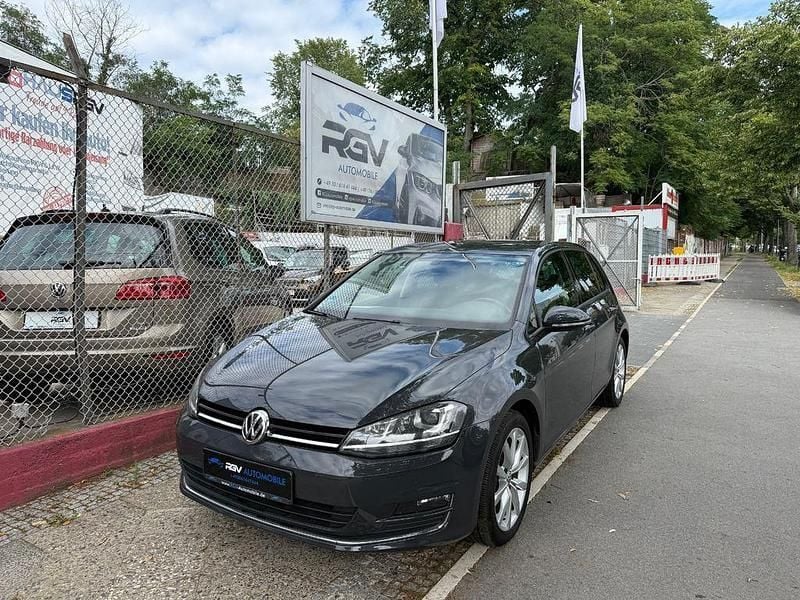 Grau Gebraucht 2017 VW Golf VII Highline Limousine | 16.880 € (Fairer Preis) - Bild 1/4