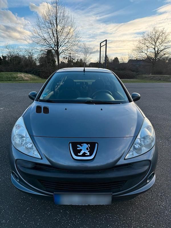 Gebraucht Peugeot 206+ 75 PS (55 kW) 2009 Grau Kleinwagen