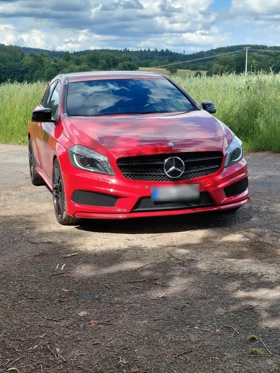 Gebraucht Mercedes A180 AMG 122 PS (89 kW) 2015 Rot Limousine