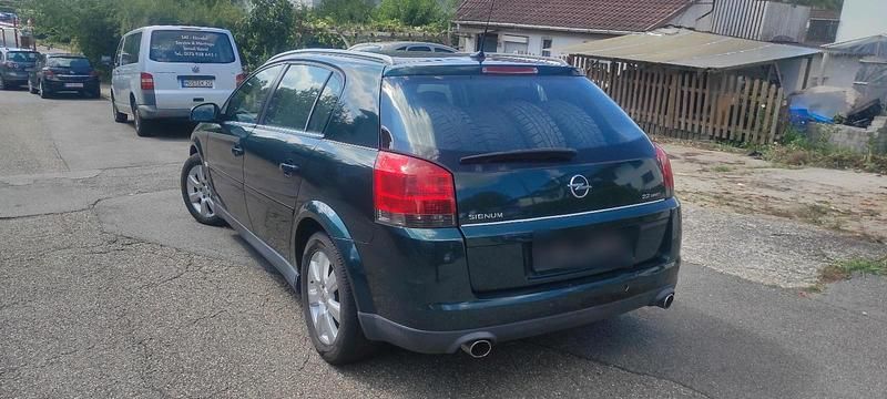 Grün Gebraucht 2005 Opel Signum Kombi | 1.300 € (Guter Preis) - Bild 1/4