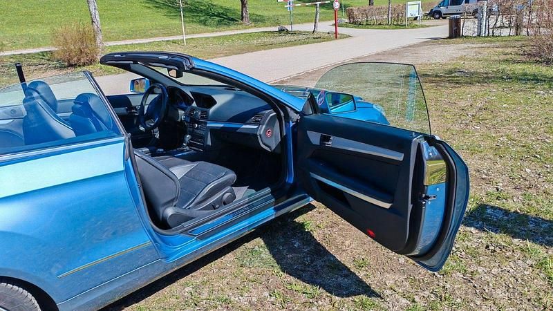 Gebraucht Mercedes E220 170 PS (125 kW) 2011 Blau Cabrio