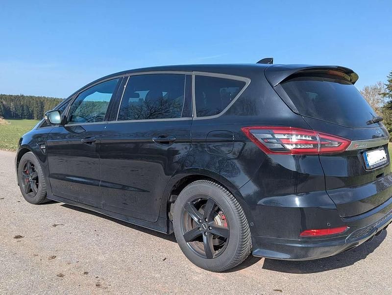 Gebraucht Ford S-MAX ST-Line 150 PS (110 kW) 2019 Schwarz Van / Kleinbus