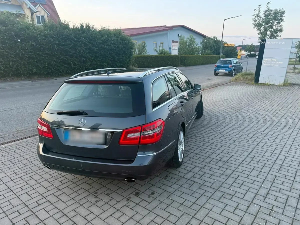 Gebraucht Mercedes E350 252 PS (185 kW) 2010 Grau Kombi