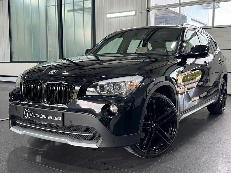 Schwarz Gebraucht 2011 BMW X1 Sport Line SUV | 13.880 € (Etwas zu teuer) - Bild 1/4
