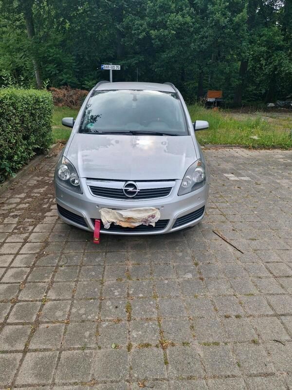 Silber Gebraucht 2006 Opel Zafira Van / Kleinbus | 2.100 € (Guter Preis) - Bild 1/4