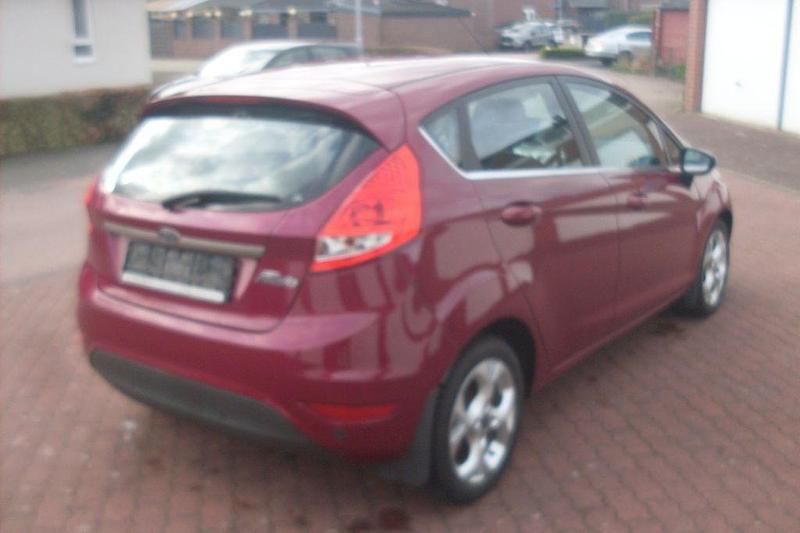 Gebraucht Ford Fiesta Titanium 120 PS (88 kW) 2008 Rot Kleinwagen