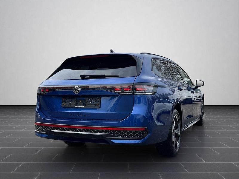 Gebraucht VW Passat R-line 272 PS (200 kW) 2025 Reef blue metallic (metallic) Kombi