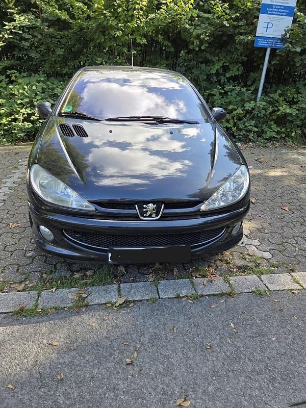 Schwarz Gebraucht 2005 Peugeot 206 CC Roland Garros Cabrio | 1.200 € (Guter Preis) - Bild 1/4