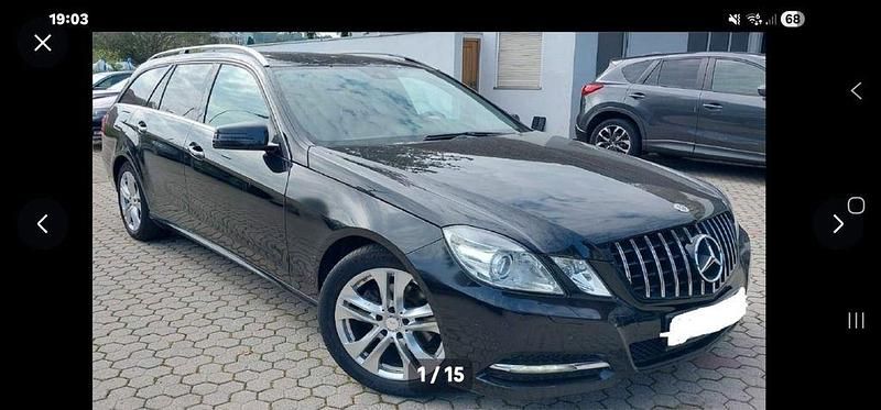 Gebraucht Mercedes E220 Avantgarde 170 PS (125 kW) 2012 Schwarz Limousine