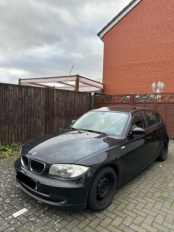 Schwarz Gebraucht 2007 BMW 118 Kleinwagen | 1.800 € (Superpreis) - Bild 1/4