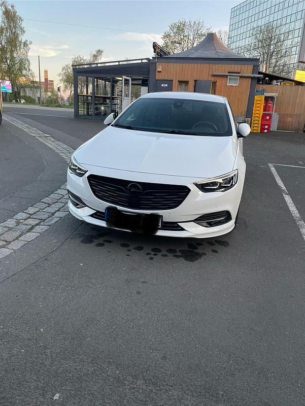 Weiß Gebraucht 2019 Opel Insignia Limousine | 25.000 € - Bild 1/4