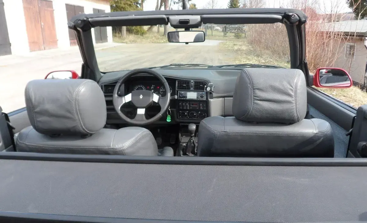 Brugt Renault 19 90 HK (66 kW) 1993 Rød Cabriolet