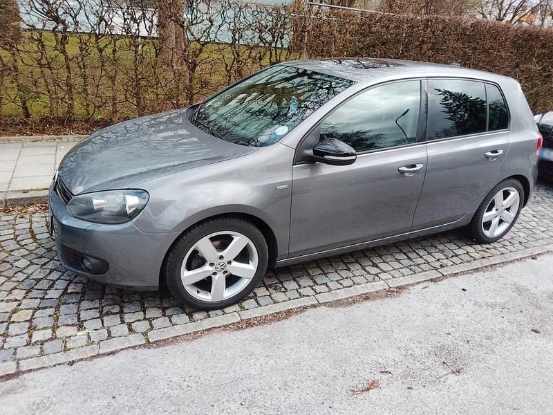Gebraucht VW Golf VII Match 110 PS (80 kW) 2012 Grau Limousine