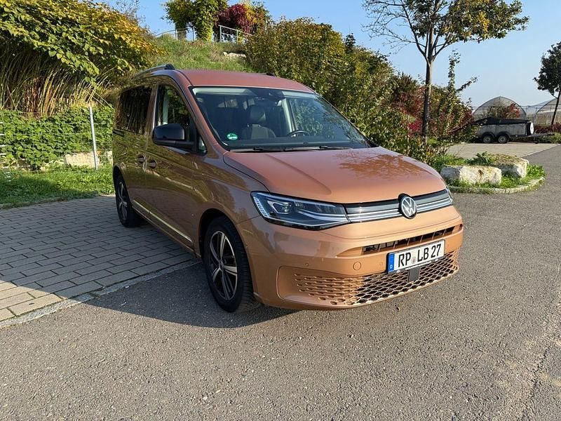 Braun Gebraucht 2023 VW Caddy Style Van / Kleinbus | 28.700 € (Superpreis) - Bild 1/4