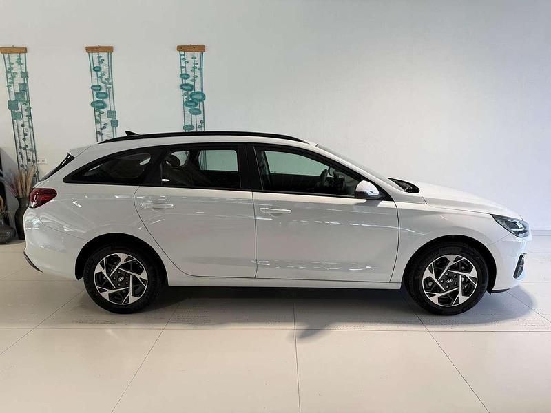 Neu Hyundai i30 GO! 97 PS (71 kW) 2025 Meta blue pearl Kombi