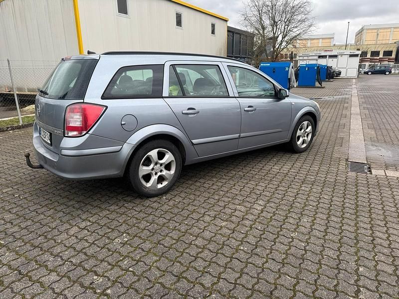 Gebraucht Opel Astra 101 PS (74 kW) 2007 Grau Kombi