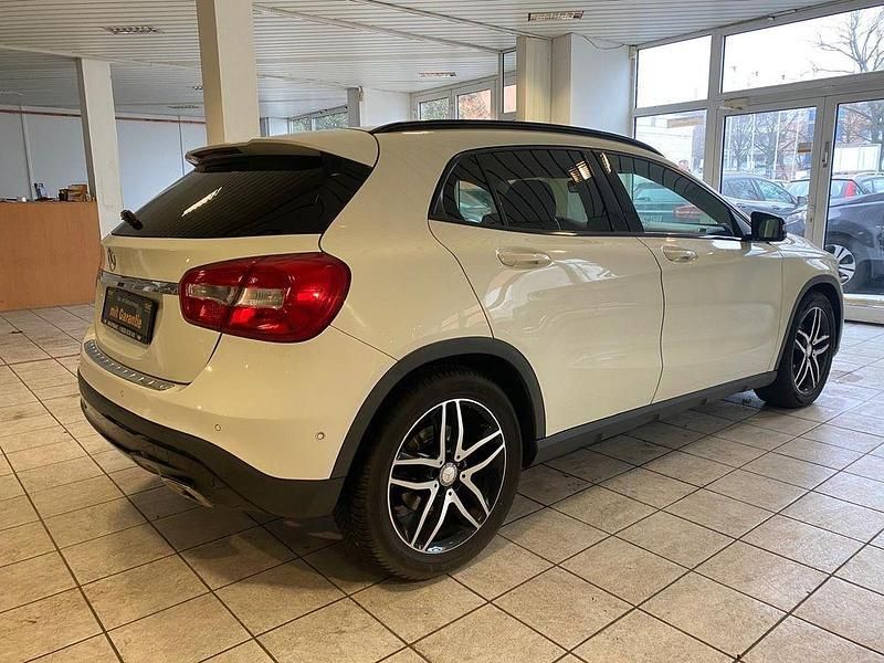 Gebraucht Mercedes GLA200 156 PS (114 kW) 2014 Weiß SUV