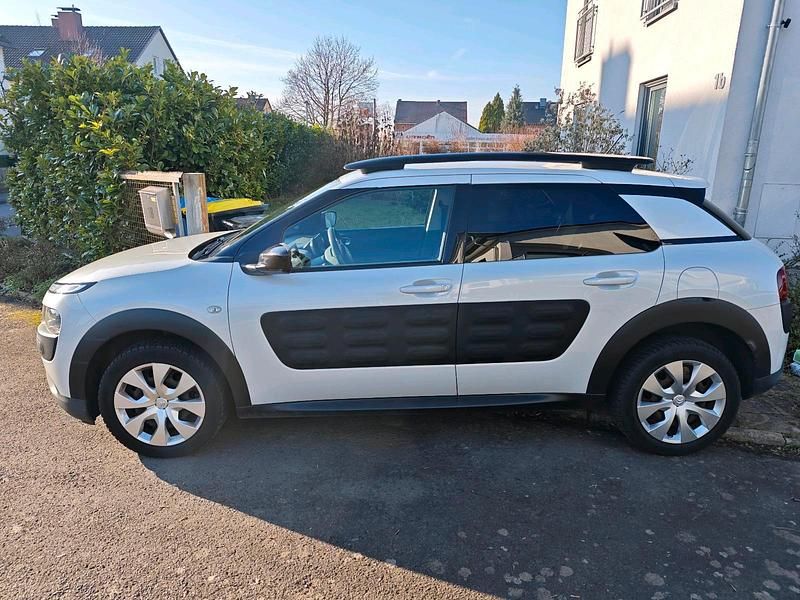 Weiß Gebraucht 2015 Citroën C4 SUV | 5.300 € (Fairer Preis) - Bild 1/4