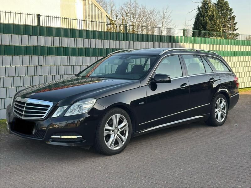 Schwarz Gebraucht 2012 Mercedes E220 Avantgarde Kombi | 7.200 € (Guter Preis) - Bild 1/4