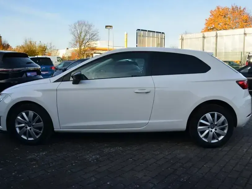 Begagnad Seat Leon SC Reference 86 HK (63 kW) 2017 Vit Halvkombi