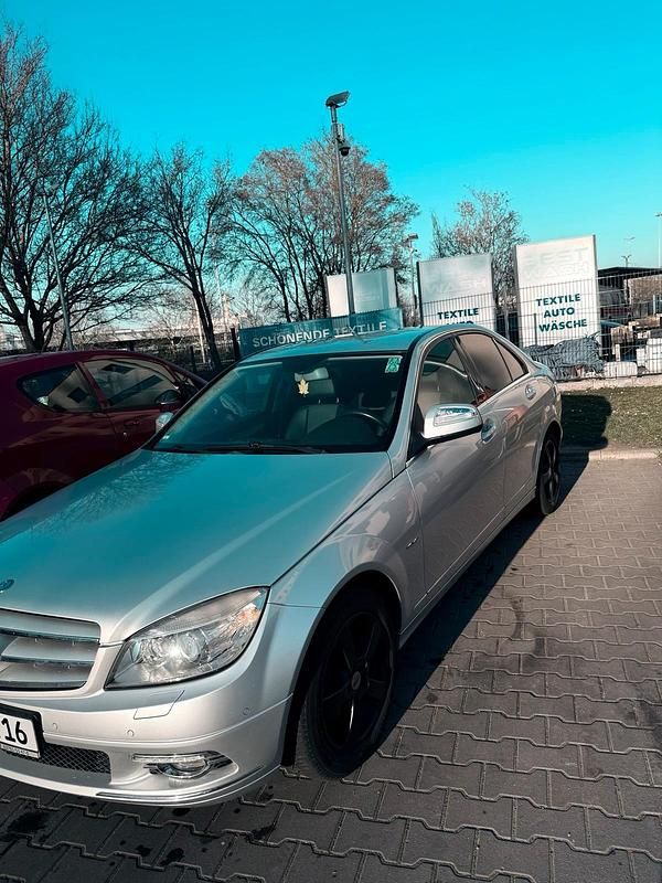 Grau Gebraucht 2007 Mercedes C220 Limousine | 4.900 € (Guter Preis) - Bild 1/4