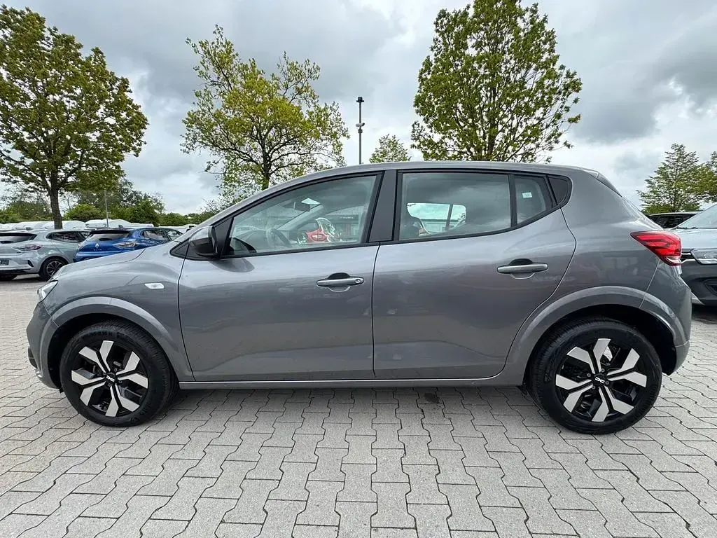 Gebraucht Dacia Sandero Expression 91 PS (66 kW) 2025 Grau Limousine