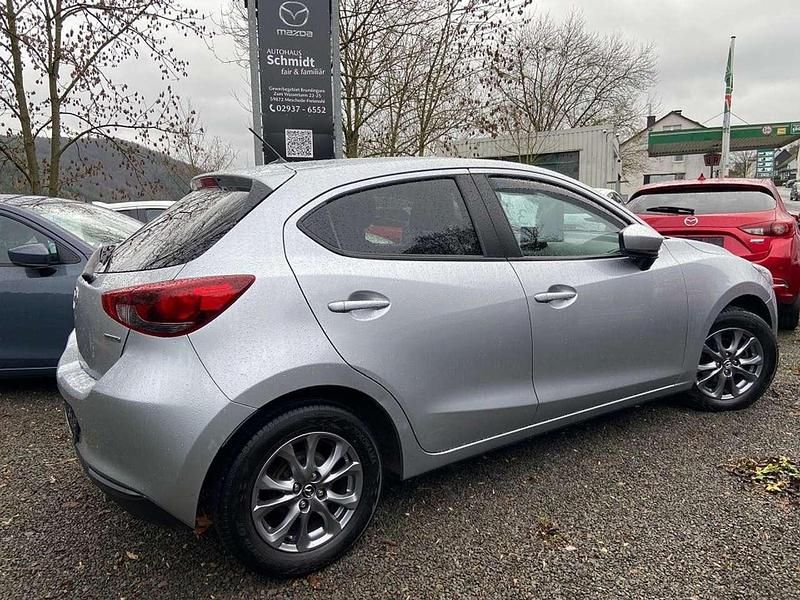 Gebraucht Mazda 2 Exclusive-Line 90 PS (66 kW) 2023 Sonic silver Kleinwagen