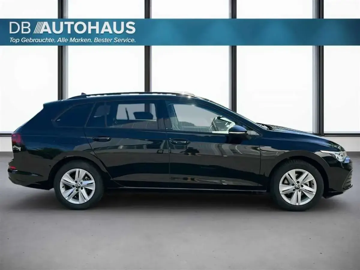 Gebraucht VW Golf VIII Life 150 PS (110 kW) 2024 Schwarz Kombi