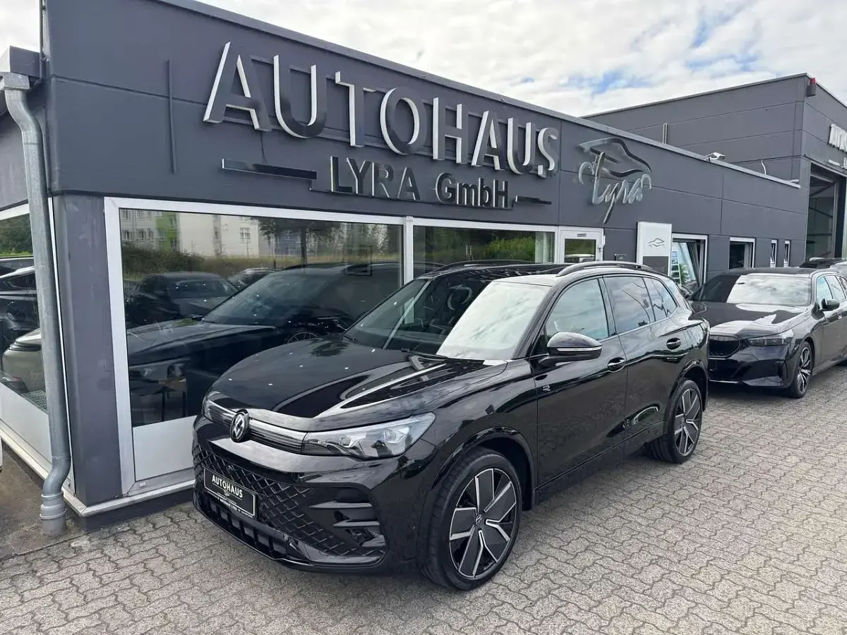 Gebraucht VW Tiguan R-line 265 PS (194 kW) 2025 Grenadillschwarz metallic SUV