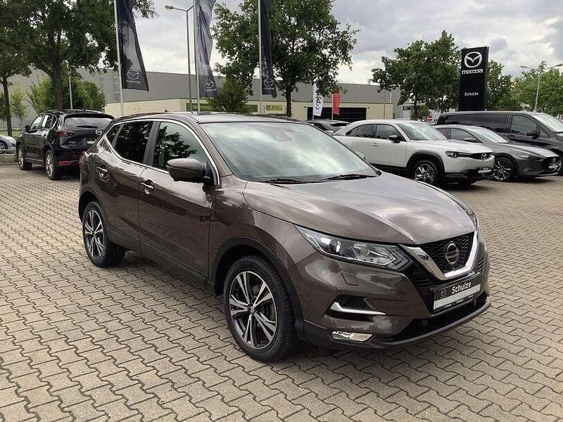 Braun Gebraucht 2019 Nissan Qashqai N-Connecta SUV | 16.760 € (Fairer Preis) - Bild 1/4