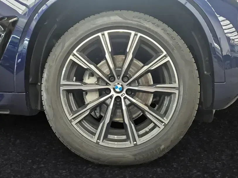 Gebraucht BMW X5 M Sport 381 PS (280 kW) 2024 Blau SUV