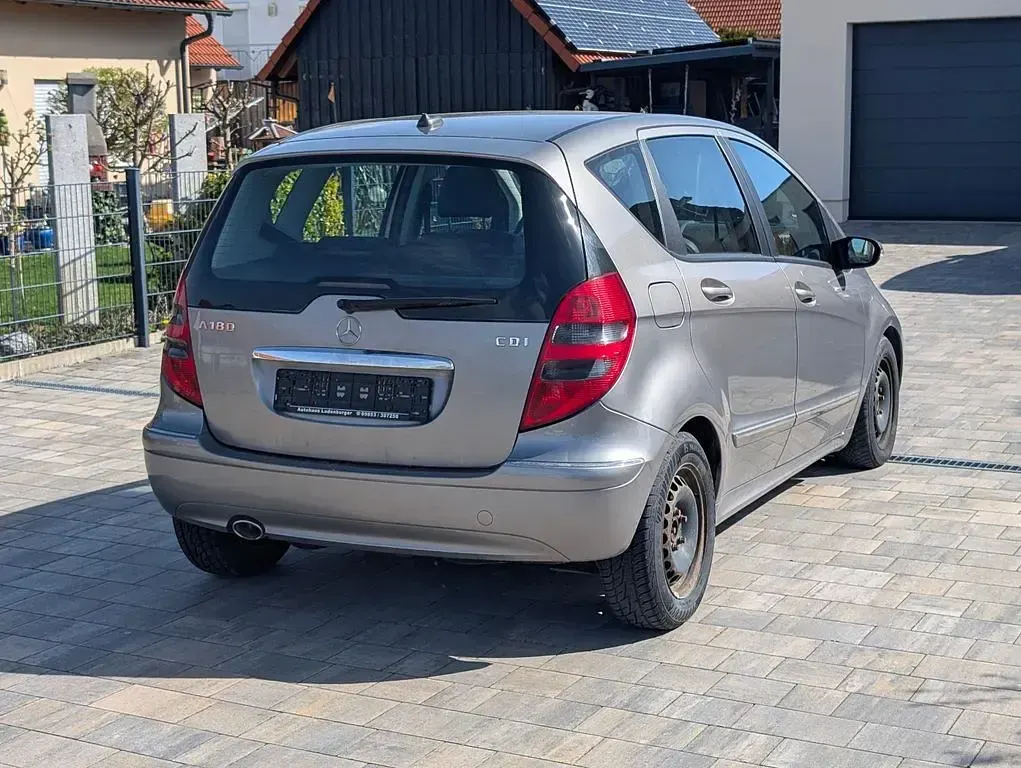 Gebraucht Mercedes A180 Avantgarde 109 PS (80 kW) 2005 Grau Van / Kleinbus