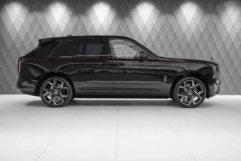 Neu Rolls Royce Cullinan 600 PS (441 kW) 2026 Schwarz SUV
